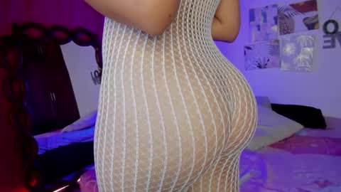gaia_04 online show from October 2, 2025, 7:43 pm