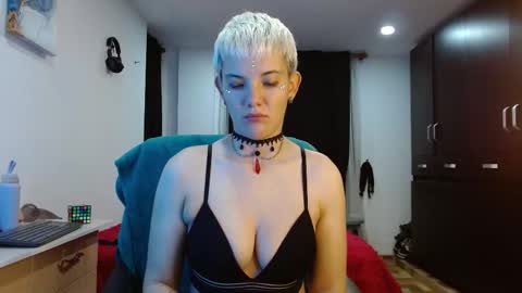 Gaia Plath online show from March 12, 2026, 1:01 am