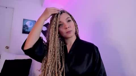 gaia_stonne online show from November 1, 2025, 11:23 am