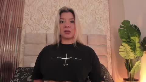 gaia_stonne online show from April 8, 2026, 12:05 pm