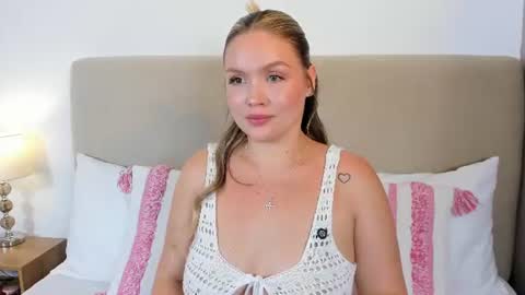 Snapshot of gaiabaker chatting on June 23, 2026, 11:47 pm Gaia Baker online show from June 23, 2026, 11:47 pm