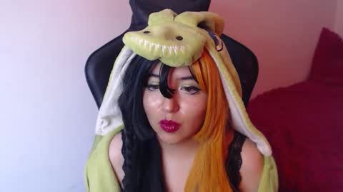 Kate 3 online show from October 23, 2025, 8:07 pm