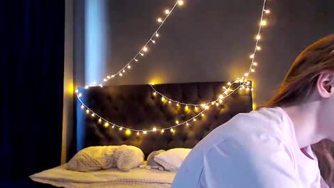 Snapshot of galaxyandromeda chatting on November 29, 2025, 7:55 am My name Lou 3 online show from November 29, 2025, 7:55 am