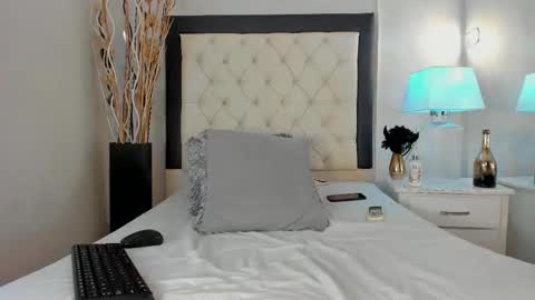  Gale  online show from October 18, 2025, 1:12 pm