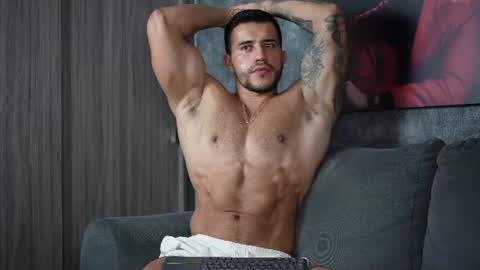 Snapshot of garret_alvin_ chatting on August 5, 2026, 1:52 am Garret online show from August 5, 2026, 1:52 am