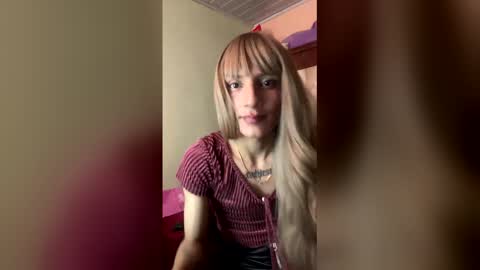 gatita_033 online show from April 20, 2026, 9:49 pm