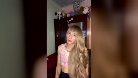 gatita_033 online show from April 22, 2026, 10:50 am