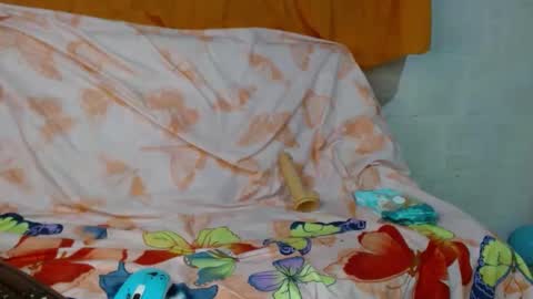 estrella online show from October 3, 2025, 4:53 am