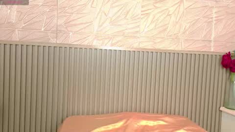 gaviluc_ online show from November 28, 2025, 10:29 am