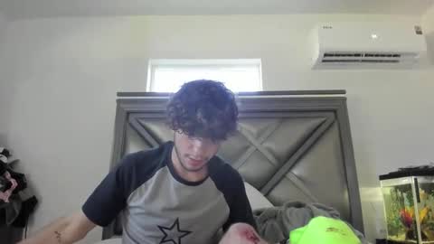 Snapshot of gayndepressed chatting on October 13, 2025, 7:47 pm Trace online show from October 13, 2025, 7:47 pm