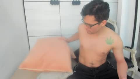 Snapshot of gean_mclovin chatting on April 24, 2026, 10:34 pm Gean Mclovin online show from April 24, 2026, 10:34 pm