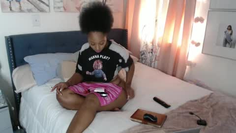 The Empress online show from October 12, 2025, 5:12 pm