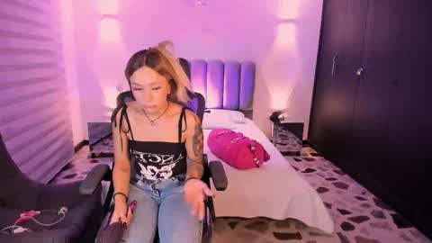 Gemma online show from November 12, 2025, 4:46 am