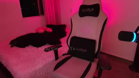 geminis11 online show from December 20, 2025, 11:34 pm