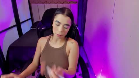 gemmabrown_ online show from March 12, 2026, 12:33 pm