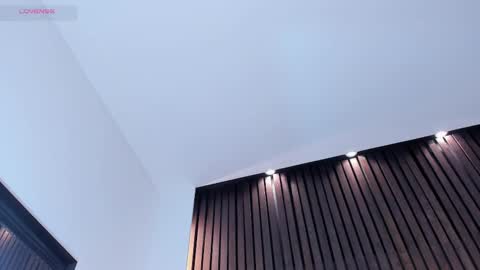    online show from February 9, 2025, 2:40 pm