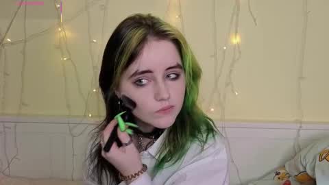 Ilona online show from October 8, 2025, 7:11 pm