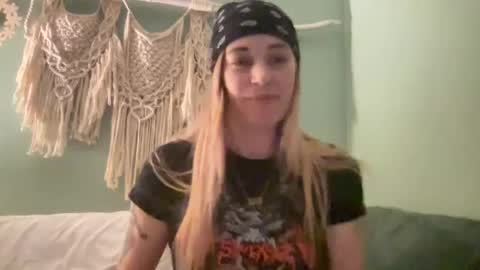 gemmyrosee online show from February 14, 2025, 10:17 am
