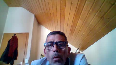 Snapshot of gen3841 chatting on May 9, 2026, 12:32 pm Gen online show from May 9, 2026, 12:32 pm