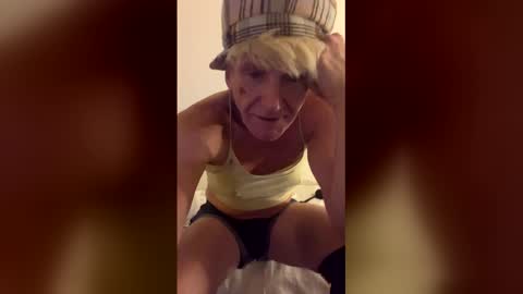 Lenzy LaCanada online show from December 3, 2025, 10:35 am