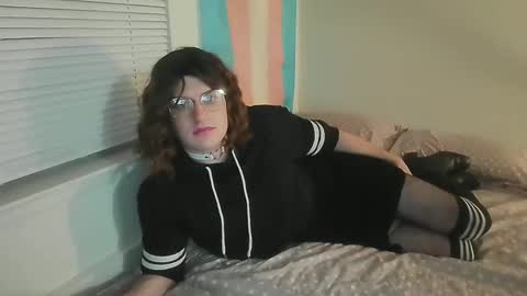 Rachelle online show from November 10, 2025, 1:59 am