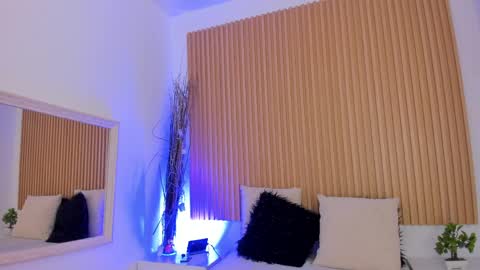     online show from April 1, 2026, 12:39 pm