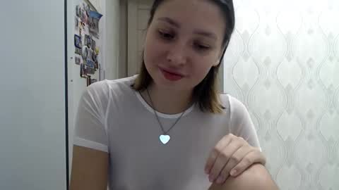 Snapshot of genev__ievee chatting on November 18, 2025, 5:28 pm genev__ievee online show from November 18, 2025, 5:28 pm