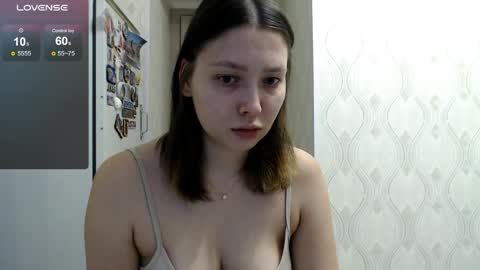 Snapshot of genev__ievee chatting on April 26, 2026, 5:10 pm genev__ievee online show from April 26, 2026, 5:10 pm