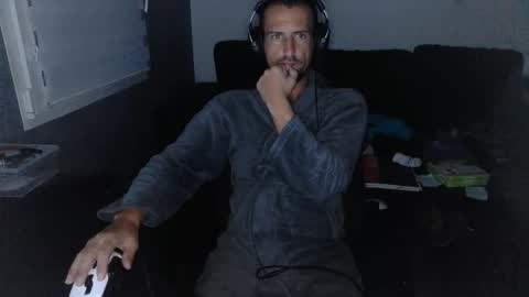 Edouard online show from November 16, 2025, 9:53 pm