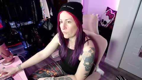 Genny Rock   and  online show from November 16, 2025, 2:06 am