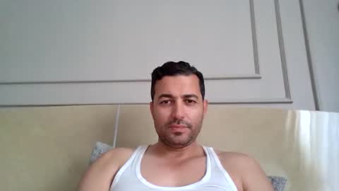 Snapshot of genteldevil chatting on April 13, 2026, 9:48 am genteldevil online show from April 13, 2026, 9:48 am