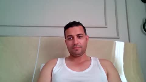 Snapshot of genteldevil chatting on May 13, 2026, 2:14 pm genteldevil online show from May 13, 2026, 2:14 pm