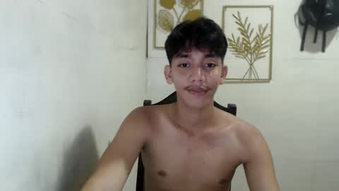 Rayl online show from October 3, 2025, 1:52 pm