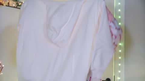 GentleRossi online show from November 19, 2025, 6:41 pm