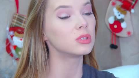 GentleRossi online show from November 28, 2025, 3:25 pm