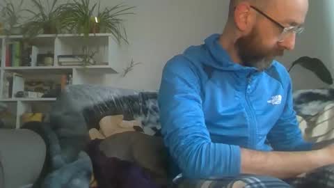 Snapshot of geon2xx chatting on October 16, 2025, 4:19 pm Geon online show from October 16, 2025, 4:19 pm