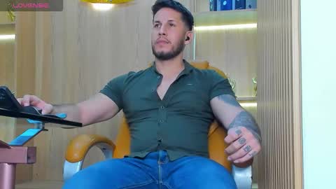 George online show from November 1, 2025, 8:33 pm