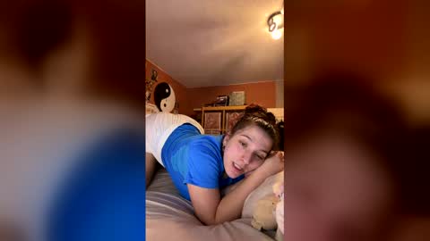 Georgina Moor online show from March 30, 2026, 9:27 pm