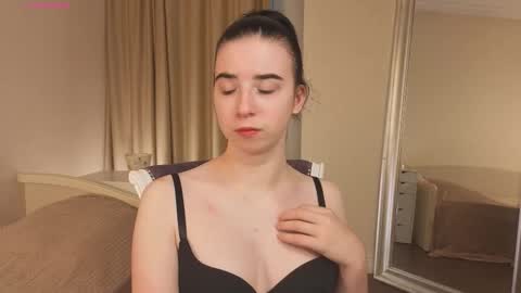 My name is Kelly online show from October 18, 2025, 3:09 am