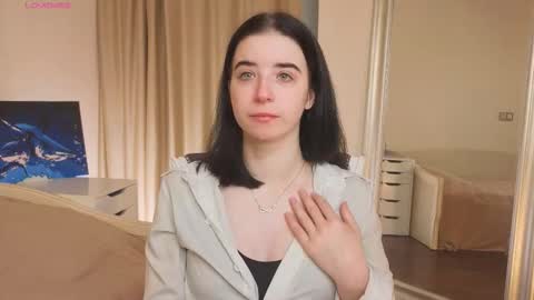 My name is Kelly online show from November 3, 2025, 3:08 am