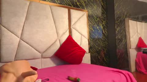 geraldinesuaan online show from September 13, 2025, 3:17 am