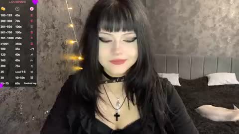 EmelyWoodes online show from June 22, 2026, 8:11 am