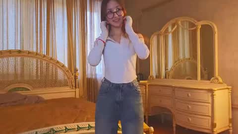 Kristy online show from April 27, 2026, 2:15 pm