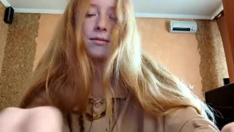 Kate online show from April 17, 2026, 3:09 am
