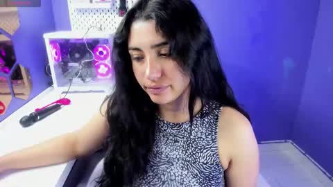 Danna Astrom online show from December 3, 2025, 12:40 am