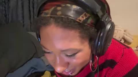 ghastgirlt_t online show from November 6, 2025, 3:18 am