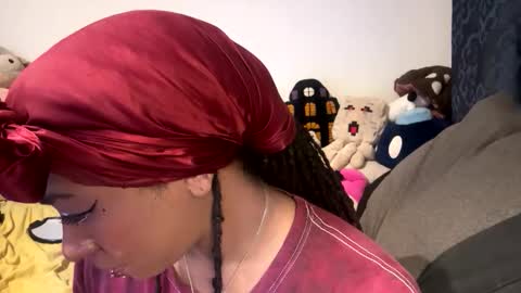 ghastgirlt_t online show from November 28, 2025, 2:14 am