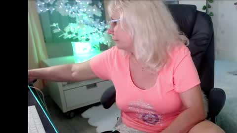 Ghertrudequeen online show from June 4, 2026, 4:40 am