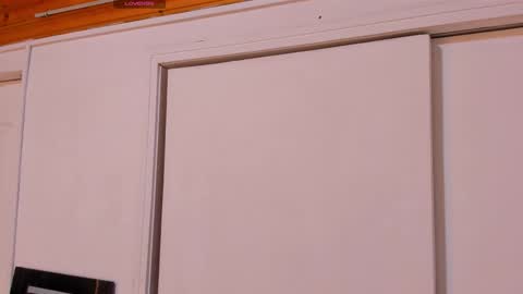 Allison  online show from December 14, 2025, 1:05 pm