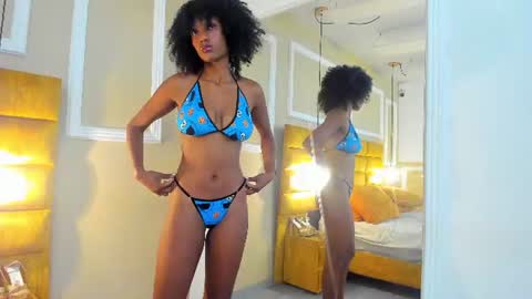 Snapshot of gia_bell chatting on June 28, 2026, 1:06 pm gia_bell online show from June 28, 2026, 1:06 pm